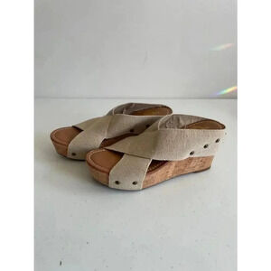 Women's‎ Crown Vintage Tan Canvas Wedge Sandals Size 6.5 M EUC